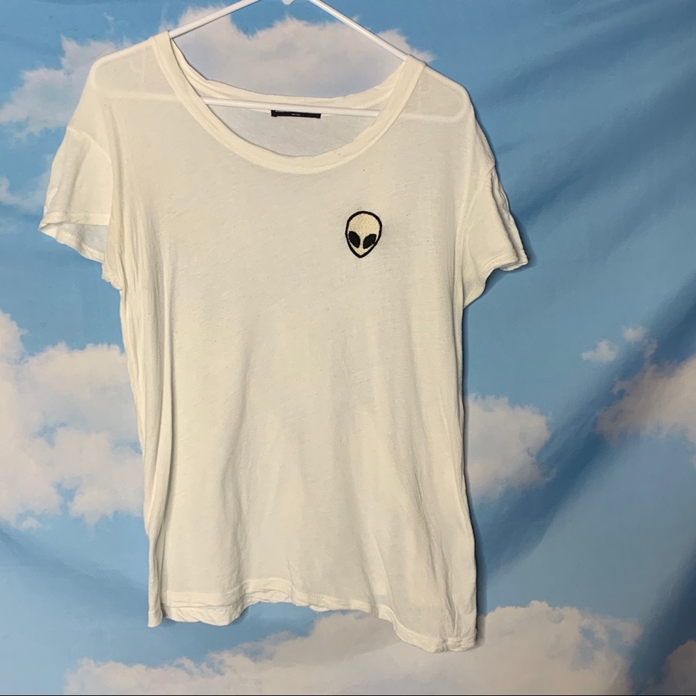 Brandy Melville- White Tee w/ Alien Patch OS